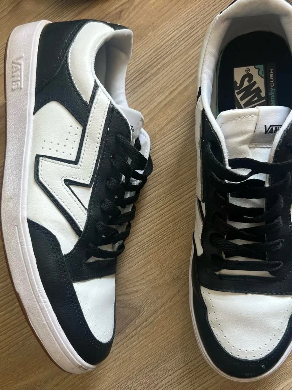 Vans Men's Black and White Skate Sneakers with Gum Sole